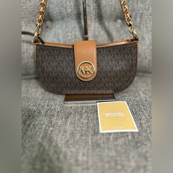 NWT  Michael Kors  Small  Pouchette Crossbody Handbag Purse Shoulder  BAG - Picture 15 of 15